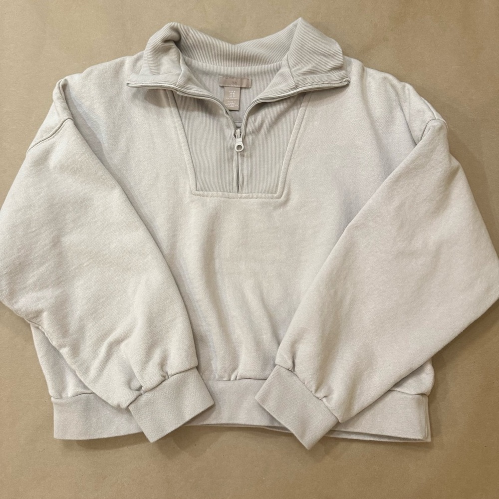 H&M Light Tan Zipper Pullover Cropped Sweatshirt Size Medium